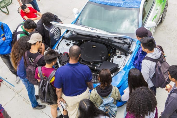 27443238352_35ed59bbb7_k